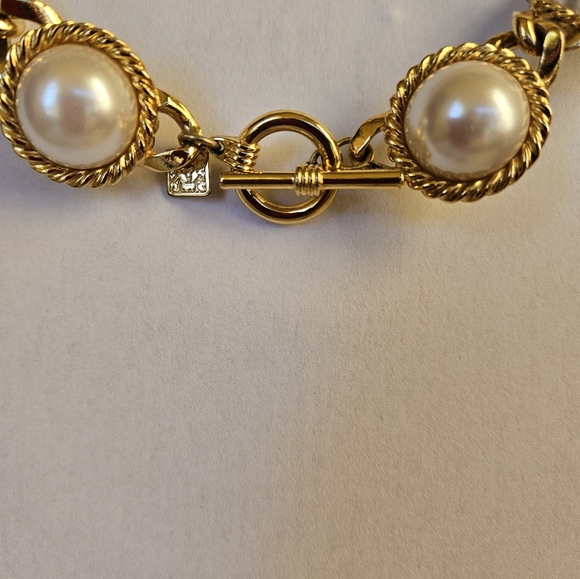 VINTAGE ANNE KLEIN CHUNKY ELEGANT GOLDTONE & FAUX PEARL CABOCHON NECKLACE CHOKER - Picture 6 of 10